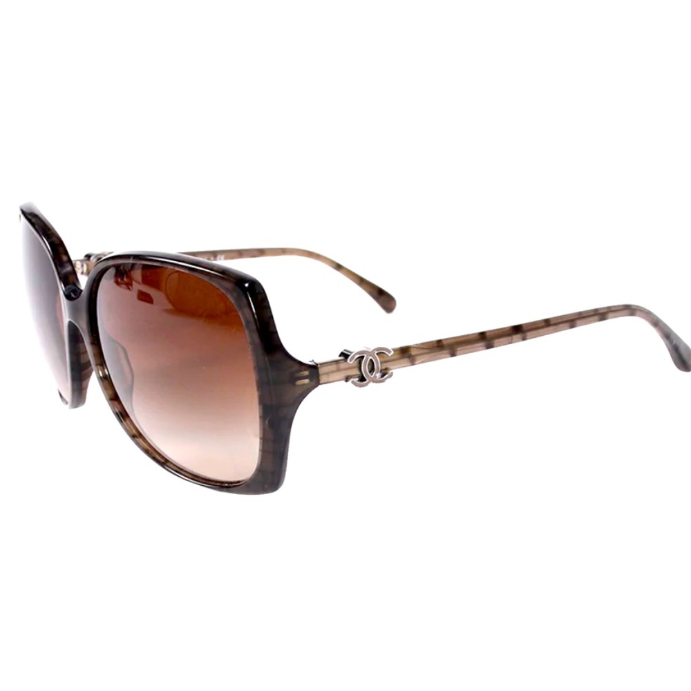 CHANEL vintage sunglasses with interlocking CC.